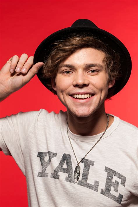 ashton irwin